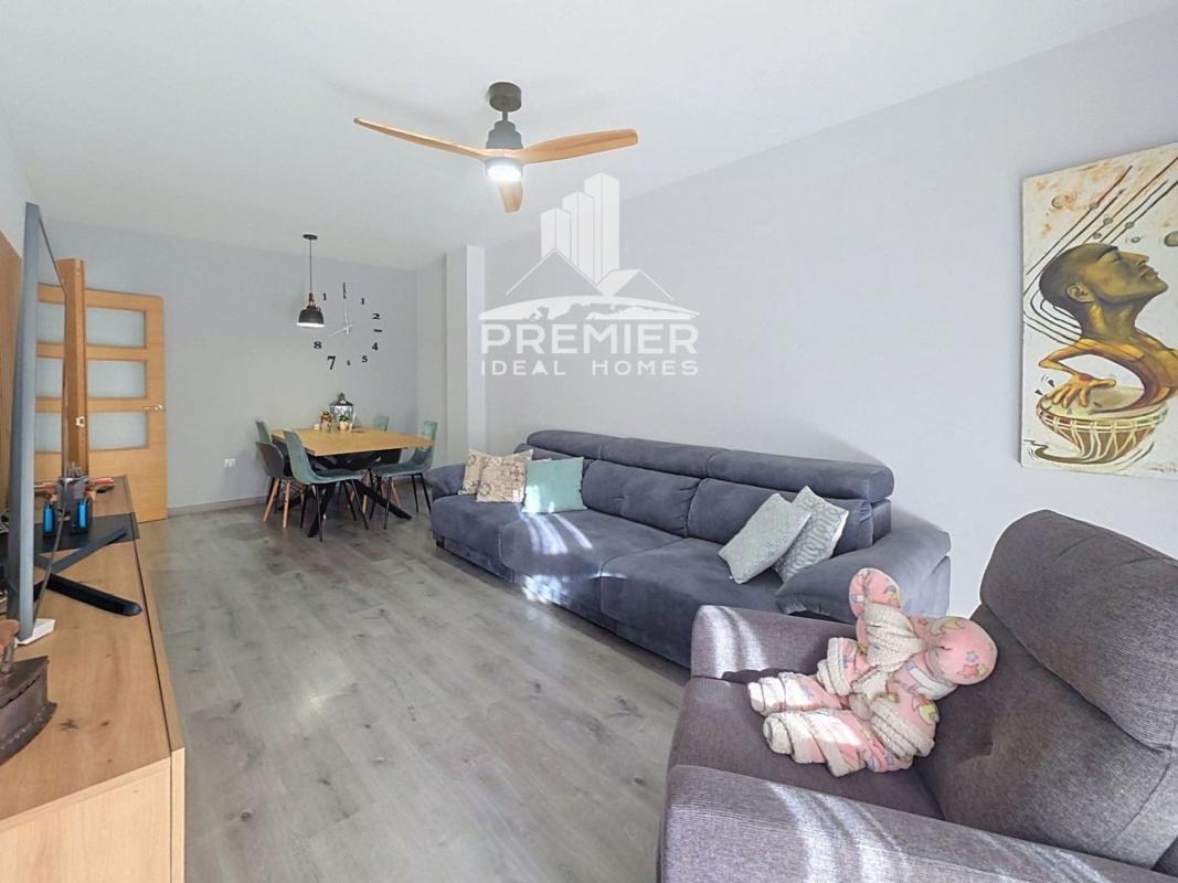 Venta de piso en Piso en Calle Elx, Petrer, Petrer
photo 1