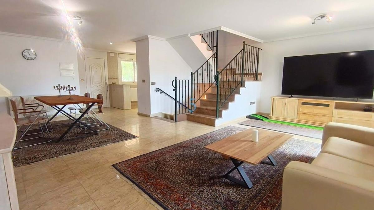 Sprzedaż niezależnego domku jednorodzinnego w  Casa o chalet en Daya Nueva, Daya Nueva photo 2