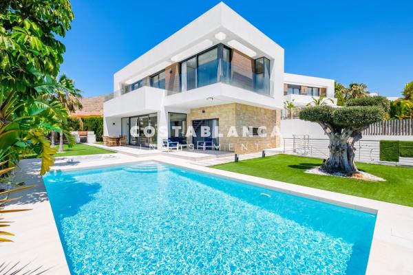 Частный шале на продаже в Casa o chalet en Calle Praga, Golf Bahía, Finestrat, Финестрат photo 1