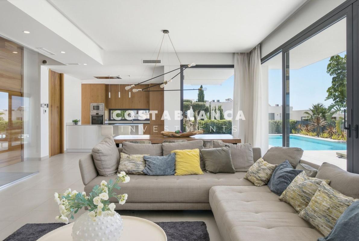 Продажа отдельного шале в  Casa o chalet en Calle Praga, Golf Bahía, Finestrat, Финестрат photo 3