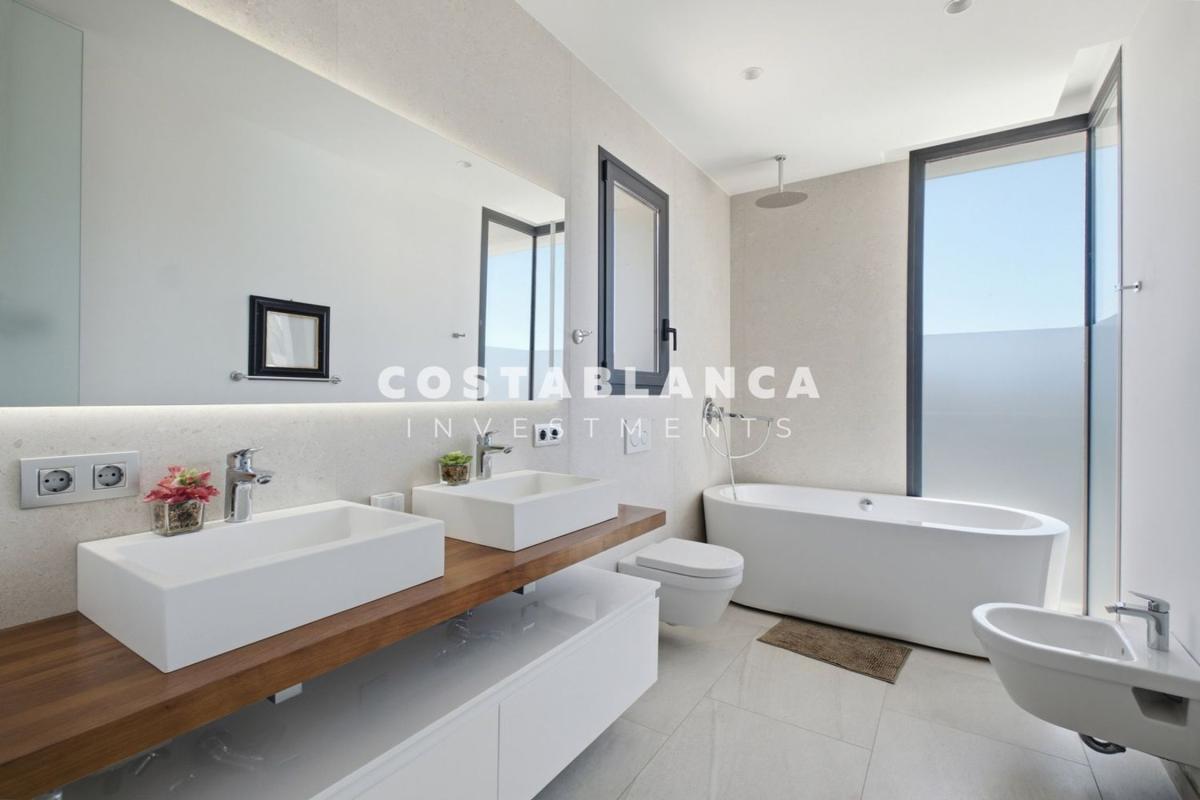 Продажа отдельного шале в  Casa o chalet en Calle Praga, Golf Bahía, Finestrat, Финестрат photo 5
