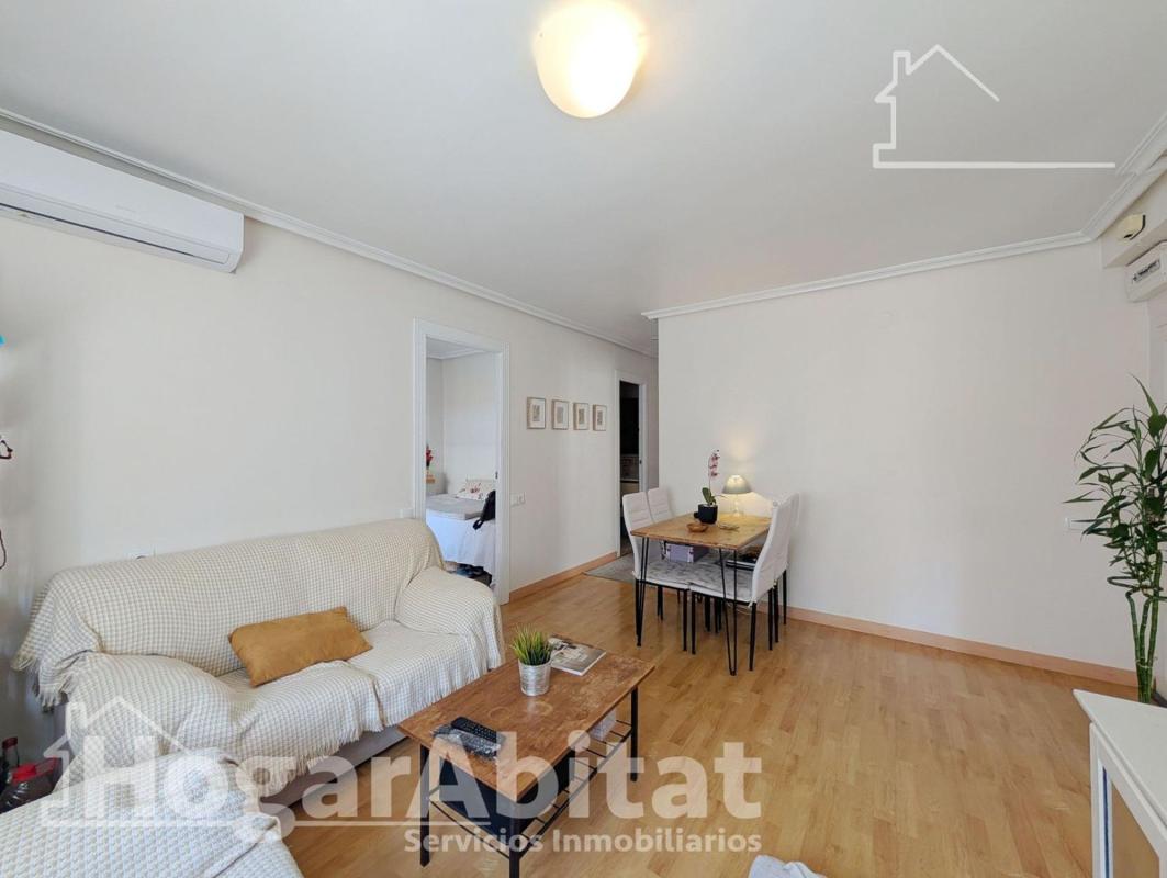 Venta de piso en Piso en Calle Elda, Carolinas Bajas, Alicante / Alacant, Alicante / Alacant
photo 1