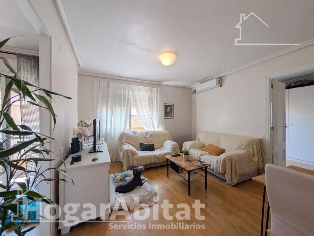 Venta de piso en Piso en Calle Elda, Carolinas Bajas, Alicante / Alacant, Alicante / Alacant
photo 2