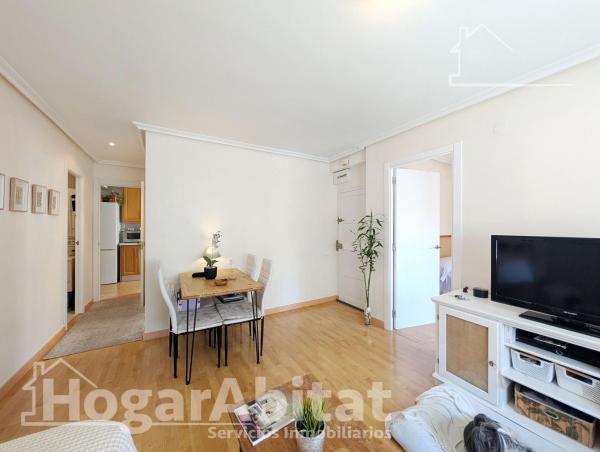 Venta de piso en Piso en Calle Elda, Carolinas Bajas, Alicante / Alacant, Alicante / Alacant
thumbnail 2