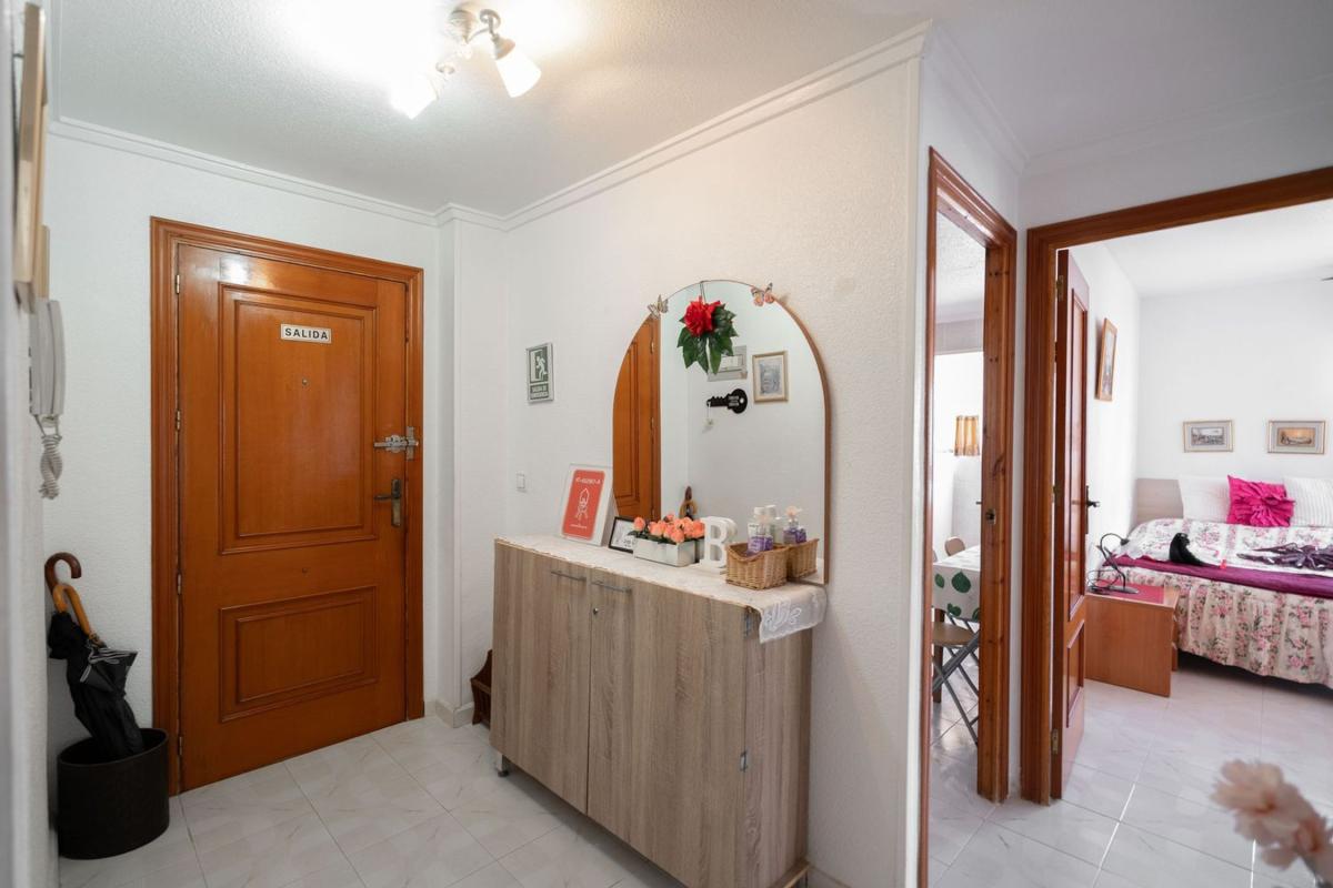 Sale of apartment in Piso en Calle Vega Baja del Segura, Playa de los Náufragos, Torrevieja, Torrevieja
photo 3
