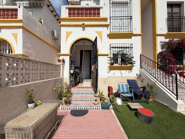 Продажа квартиры на Piso en Calle los Rosales, 13, Blue Lagoon - Galán, San Miguel de Salinas, Сан-Мигель-де-Салинас
 photo 1