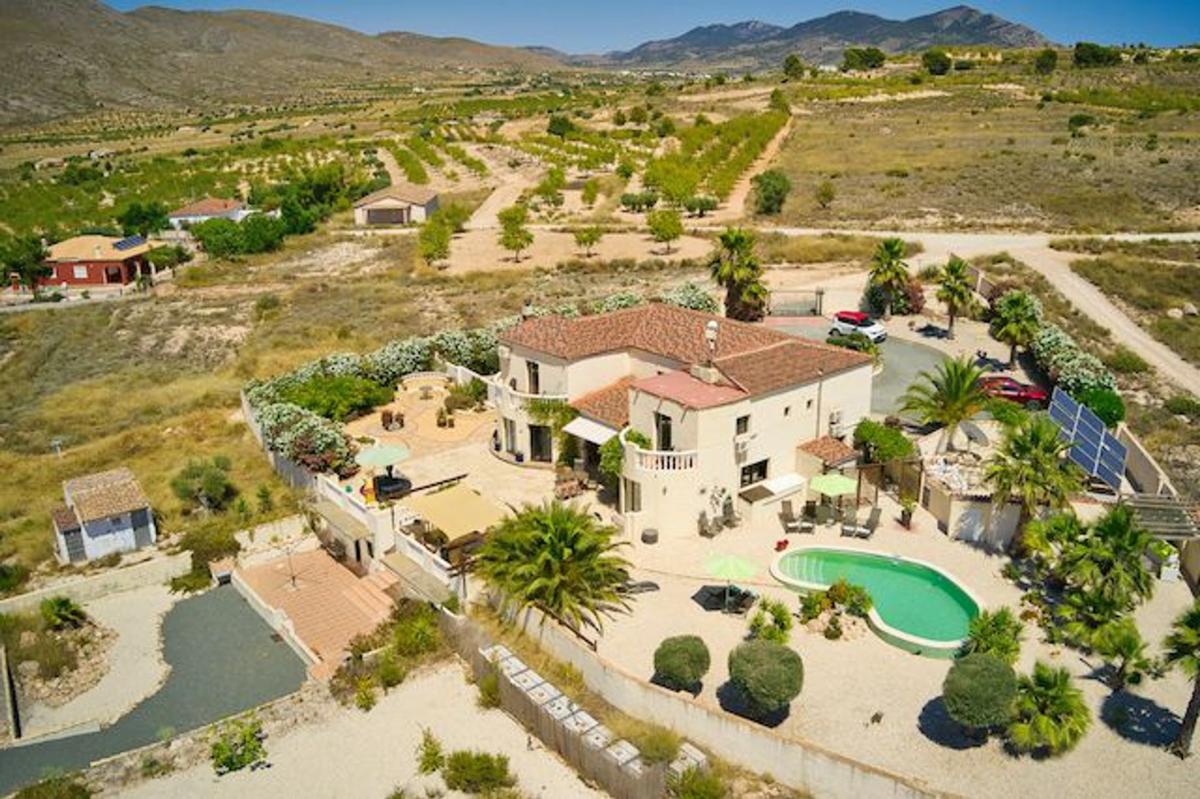 Properties for sale and rent in Spain photo 4