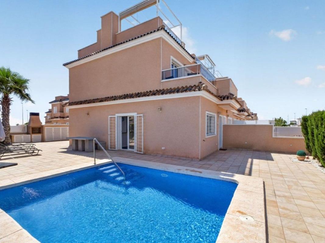 Properties for sale and rent in Spain photo 2