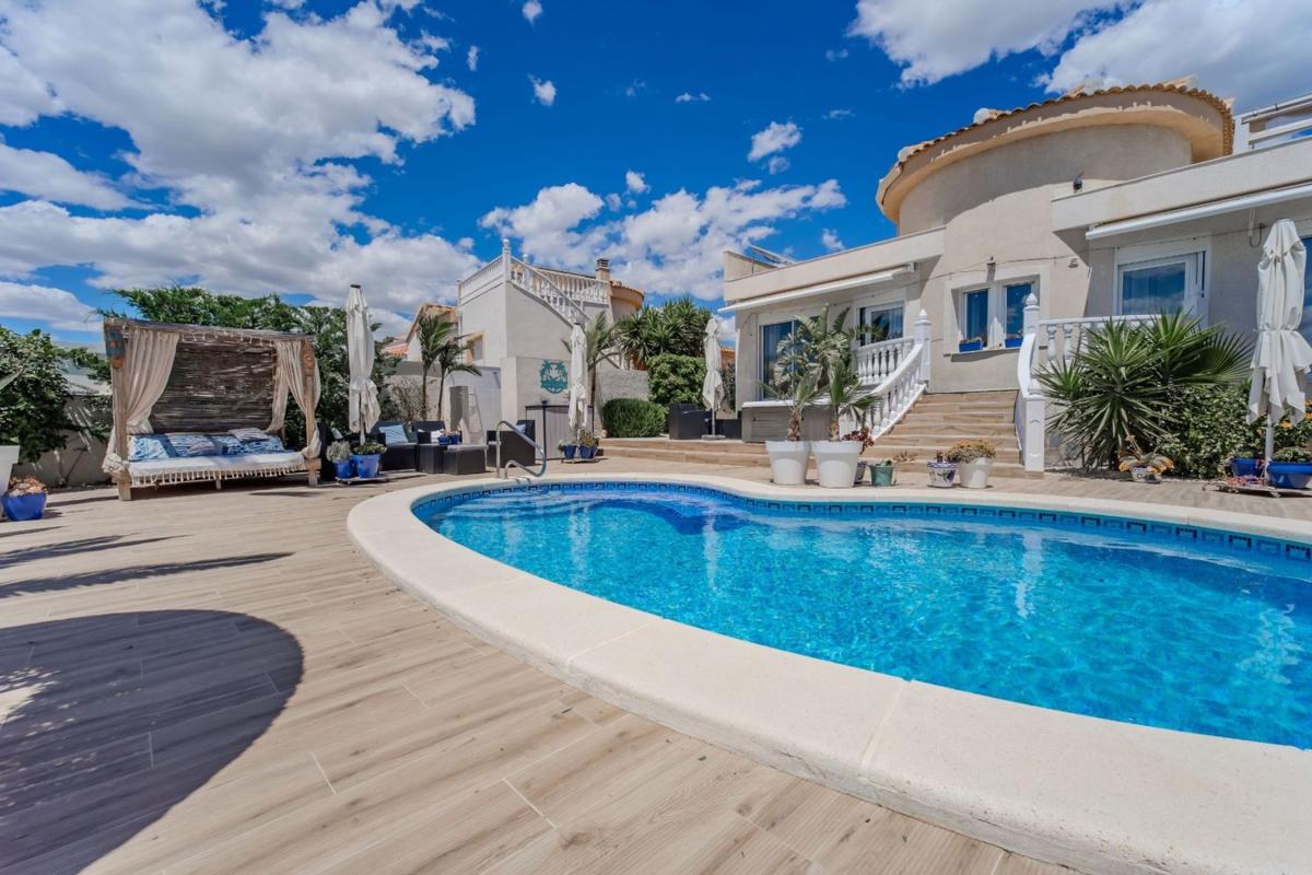 Venta de chalet independiente en Casa o chalet en Orihuela Ciudad, Orihuela, Orihuela
photo 1