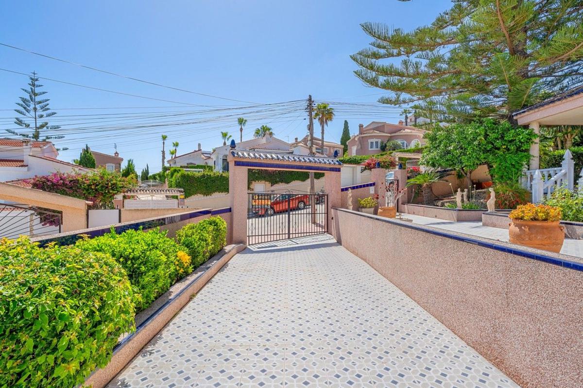 Properties for sale and rent in Spain photo 4