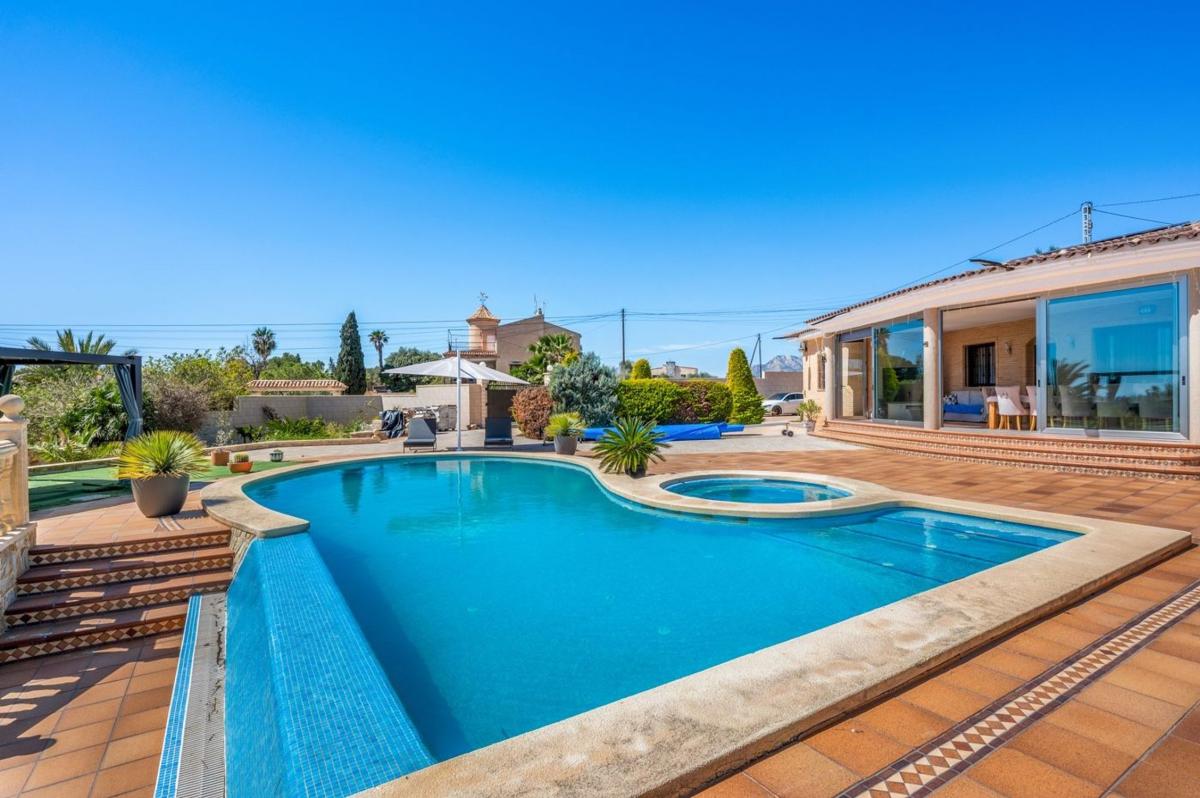 Properties for sale and rent in Spain photo 2