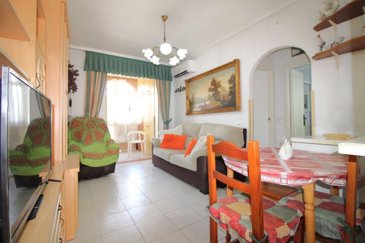 Venta de piso en Piso en Calle Beniel, 16, El Acequión, Torrevieja, Torrevieja
photo 2