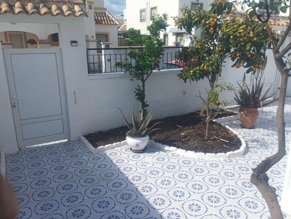 Chalet adosado en Calle Alfredo Kraus, La Siesta - El Salado - Torreta, Torrevieja photo 1
