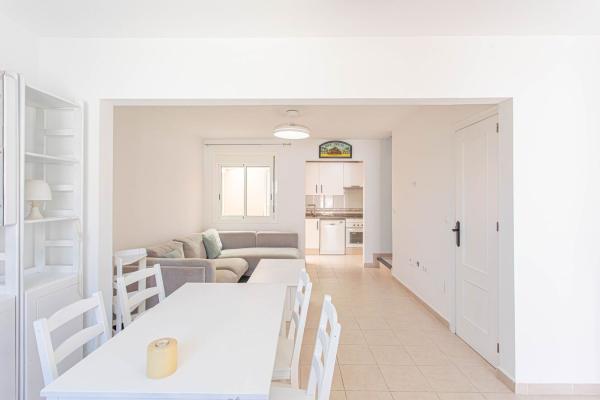 Chalet adosado en Calle Río Tajo, 42, Monte y Mar, Gran Alacant thumbnail 2