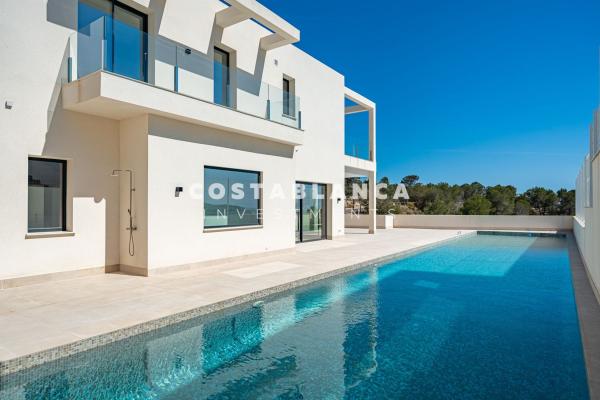 Chalet independiente en venta en Casa o chalet en Calle Rey Luis I, Golf Bahía, Finestrat, Finestrat
thumbnail 1
