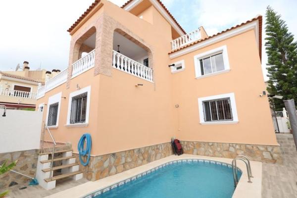 Casa o chalet independiente en Calle Benidorm s/n, Blue Lagoon - Galán, San Miguel de Salinas photo 1