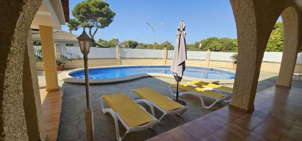 Casa o chalet independiente en Ronda de Garcilaso de la Vega, Campoamor, Orihuela photo 1