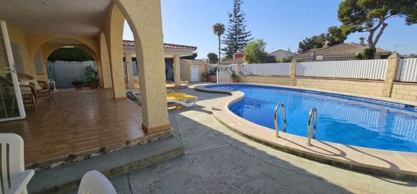 Casa o chalet independiente en Ronda de Garcilaso de la Vega, Campoamor, Orihuela thumbnail 1