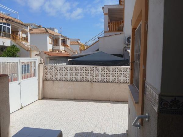 Chalet pareado en Residencial Parque de las Naciones, La Siesta - El Salado - Torreta, Torrevieja photo 4