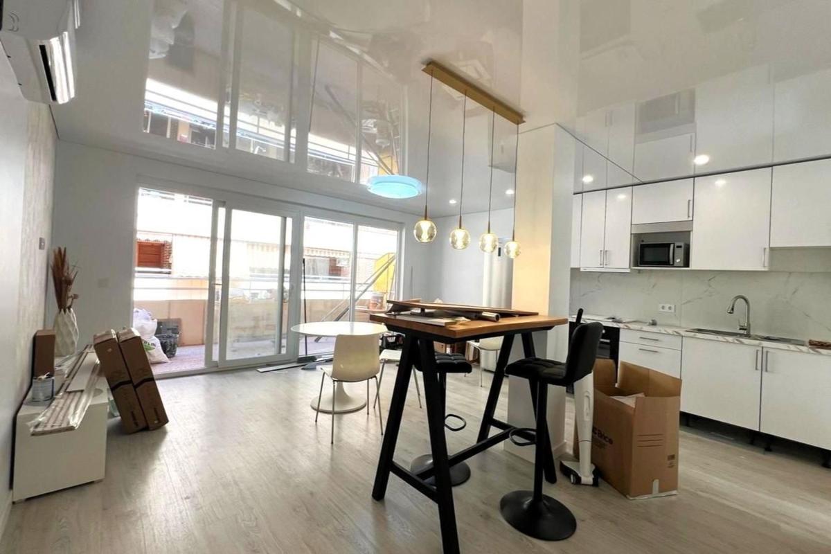 Продажа квартиры на Piso en Avenida Doctor Gregorio Marañón, 70, El Acequión, Torrevieja, Торревьеха
photo 1