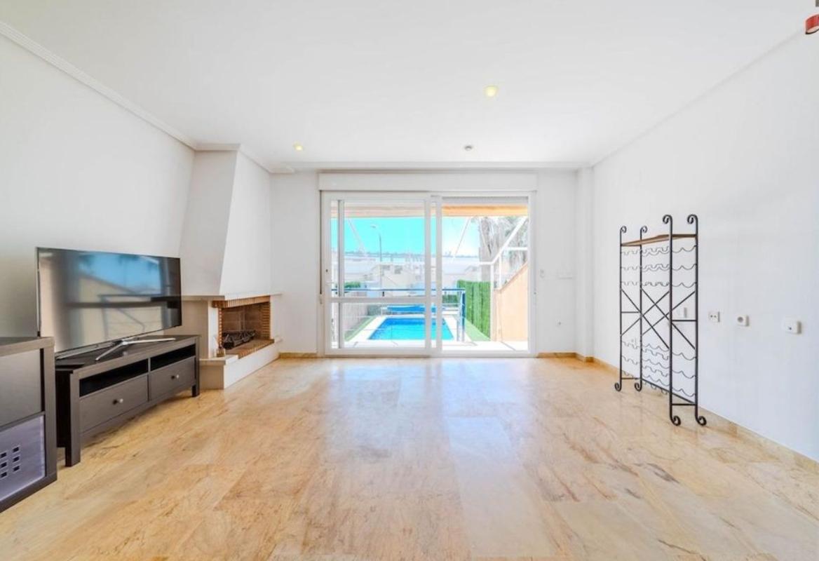 Properties for sale and rent in Spain photo 4