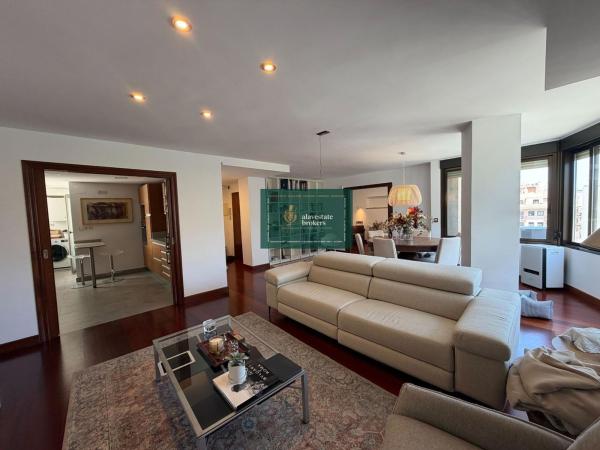 Venta de piso en Piso en Calle Teniente Daoiz, 2, Casco Histórico-Santa Cruz, Alicante / Alacant, Alicante / Alacant
photo 1