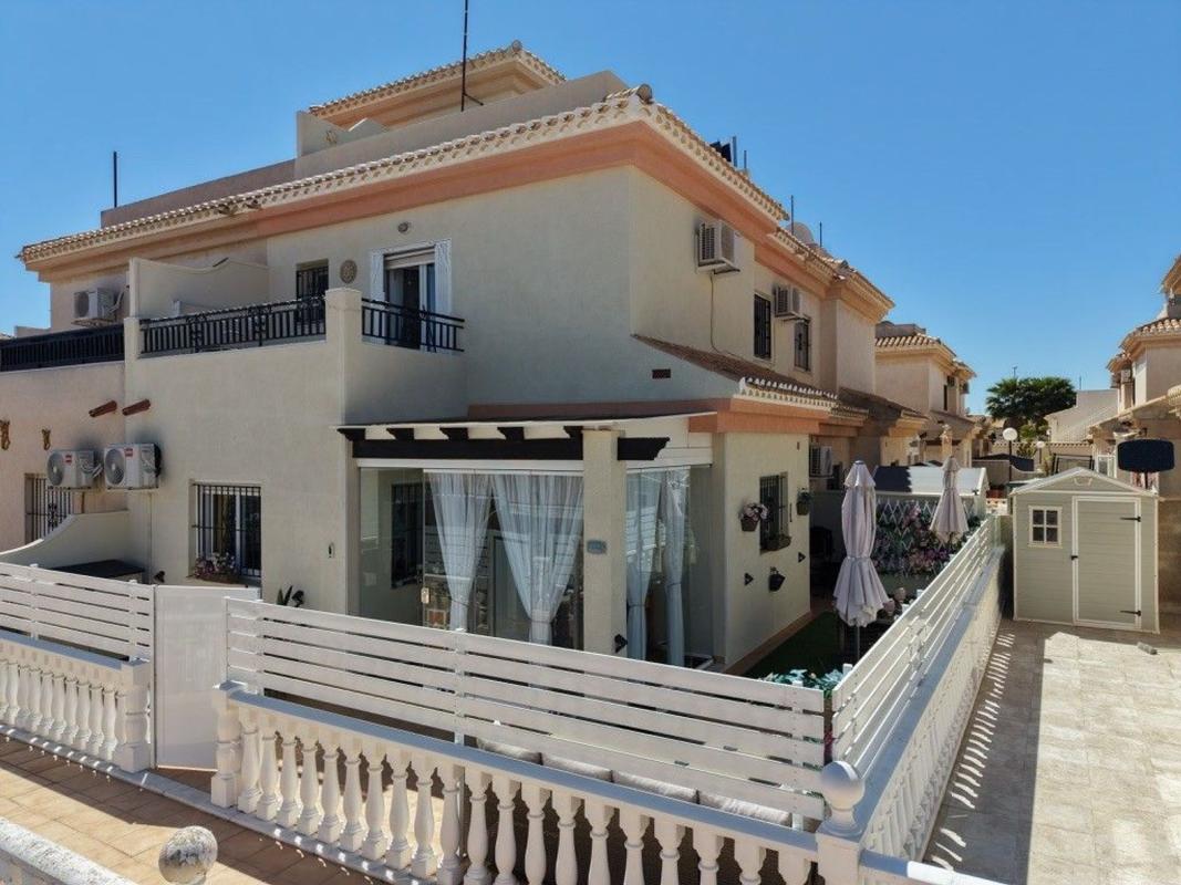 Propiedades en venta y alquiler en España photo 1