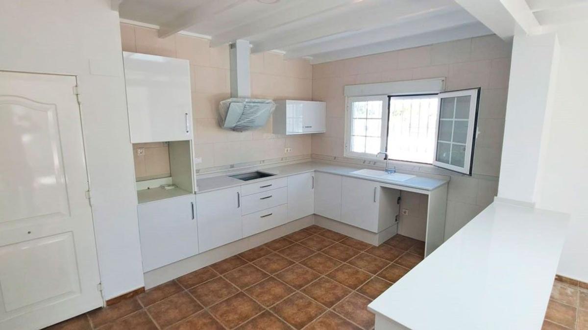 Properties for sale and rent in Spain photo 3