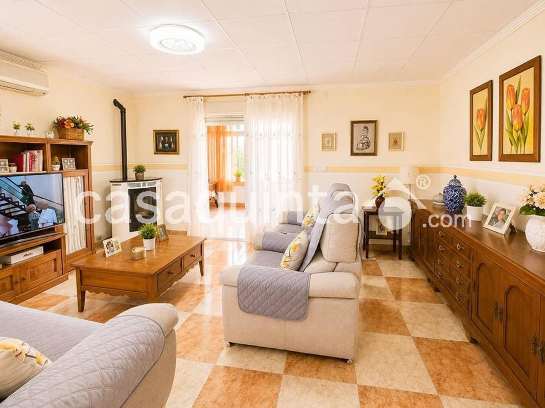 Properties for sale and rent in Spain photo 3