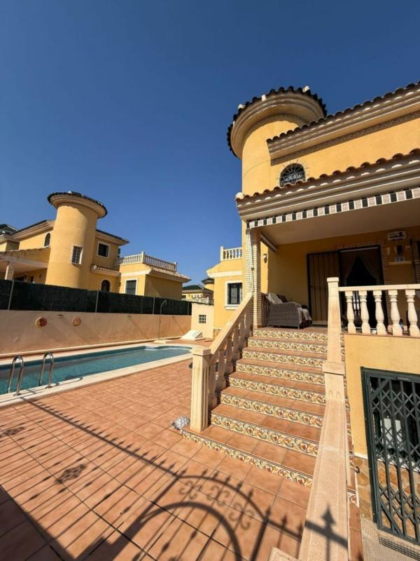Propiedades en venta y alquiler en España photo 2