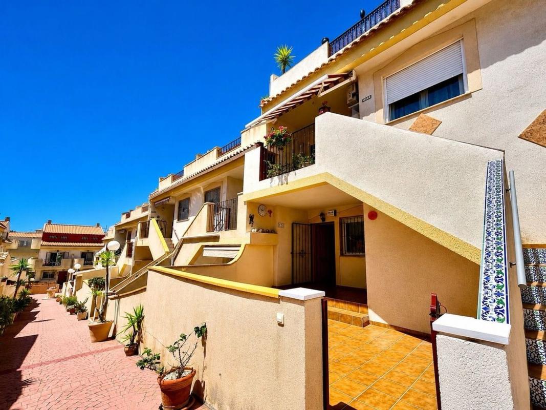 Venta de piso en Piso en Calle Ramón y Cajal, 1, La Zenia, Orihuela, Orihuela
photo 1
