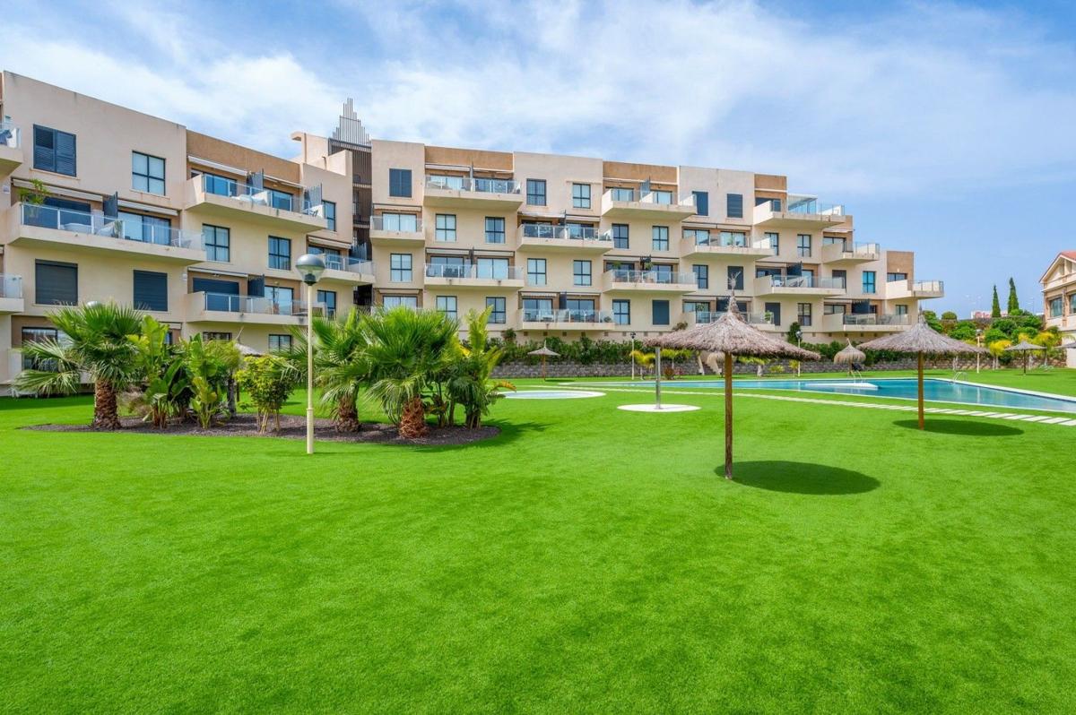 Venta de piso en Piso en Calle Malaquita, 1, La Zenia, Orihuela, Orihuela
photo 2