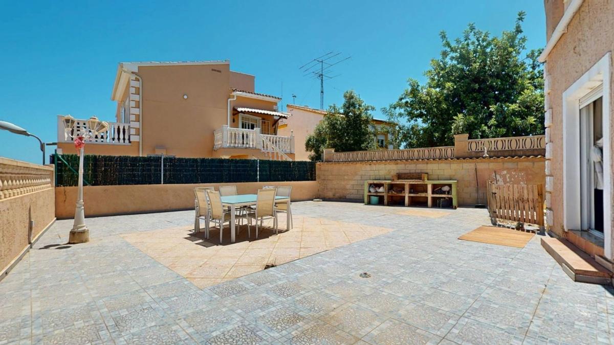 Properties for sale and rent in Spain photo 3
