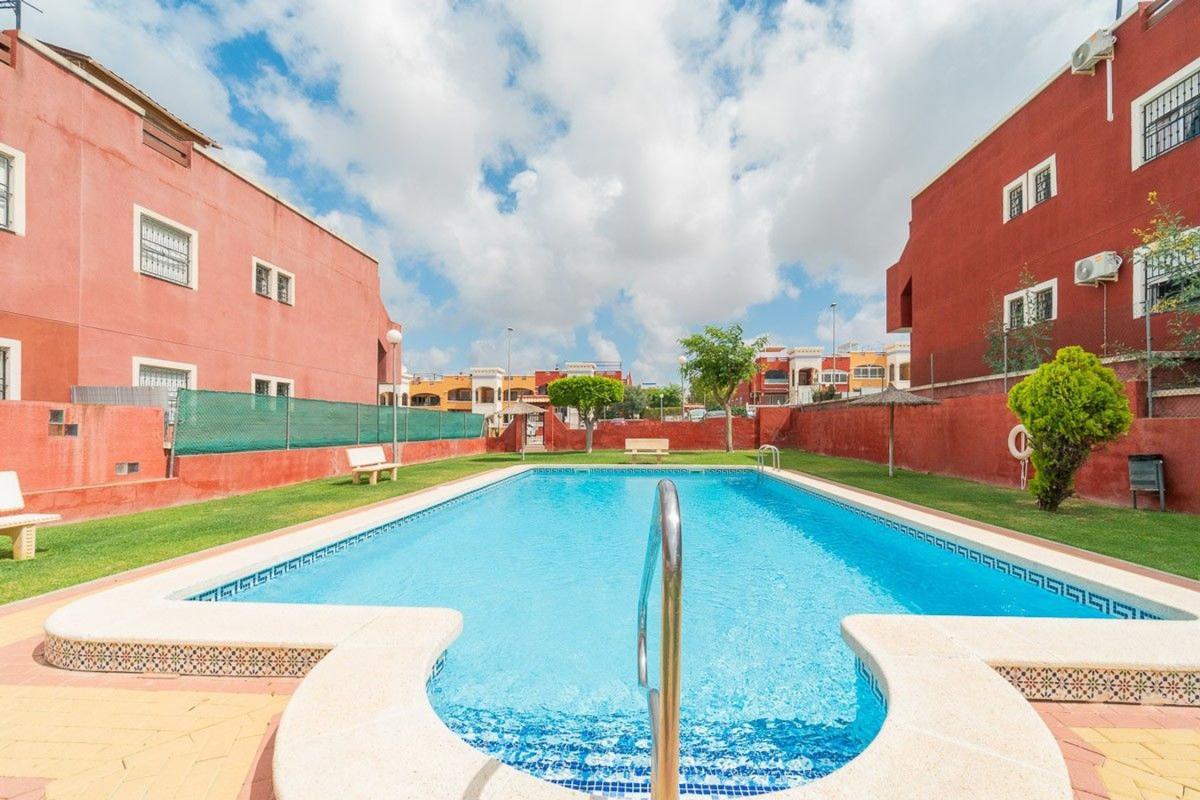 Venta de piso en Piso en Zona Lago - Los Almendros, Orihuela, Orihuela
photo 2