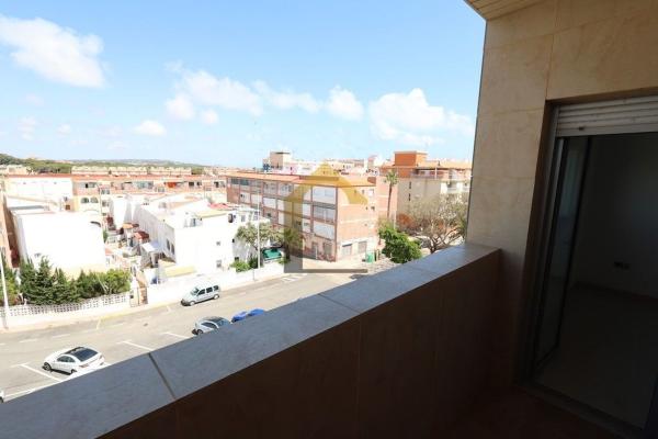 Venta de piso en Piso en Gaspar Perrelló, Torrevieja, Torrevieja
thumbnail 1