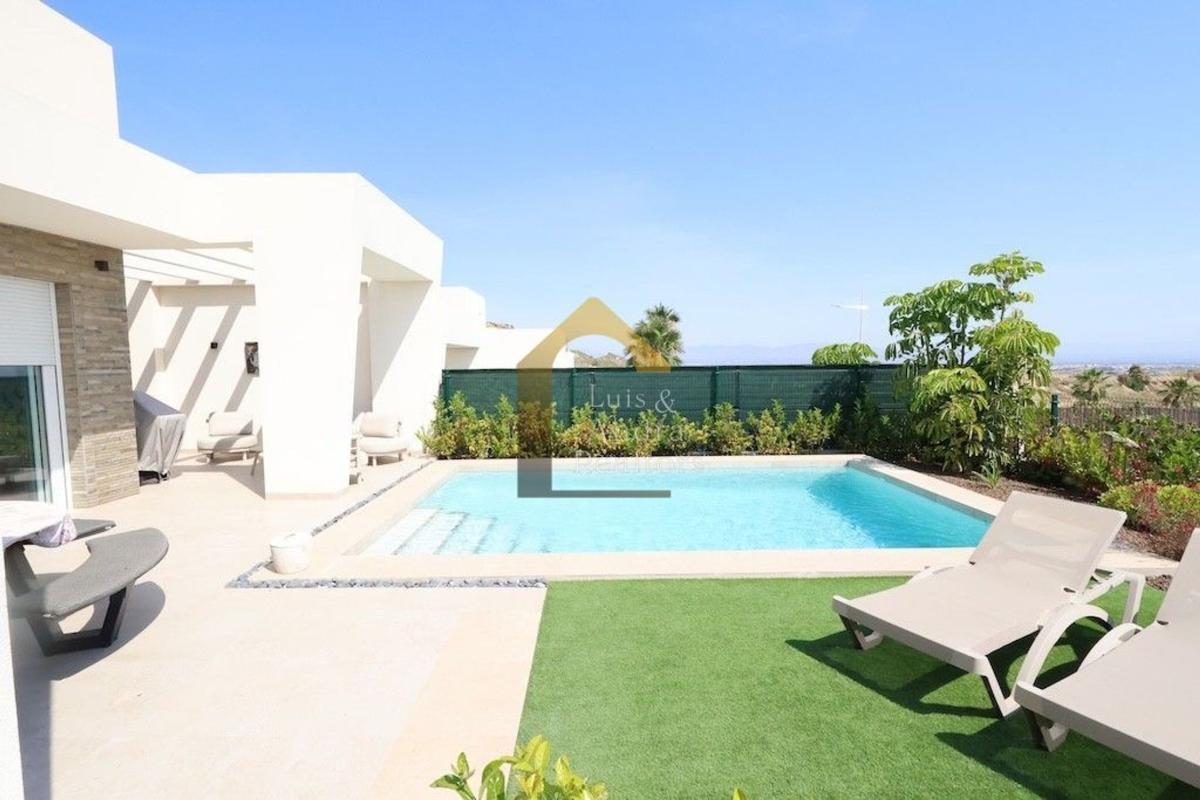 Sale of independent chalet in Casa o chalet en Algorfa, Algorfa
photo 1