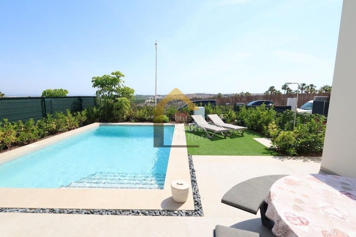 Sale of independent chalet in Casa o chalet en Algorfa, Algorfa
photo 3