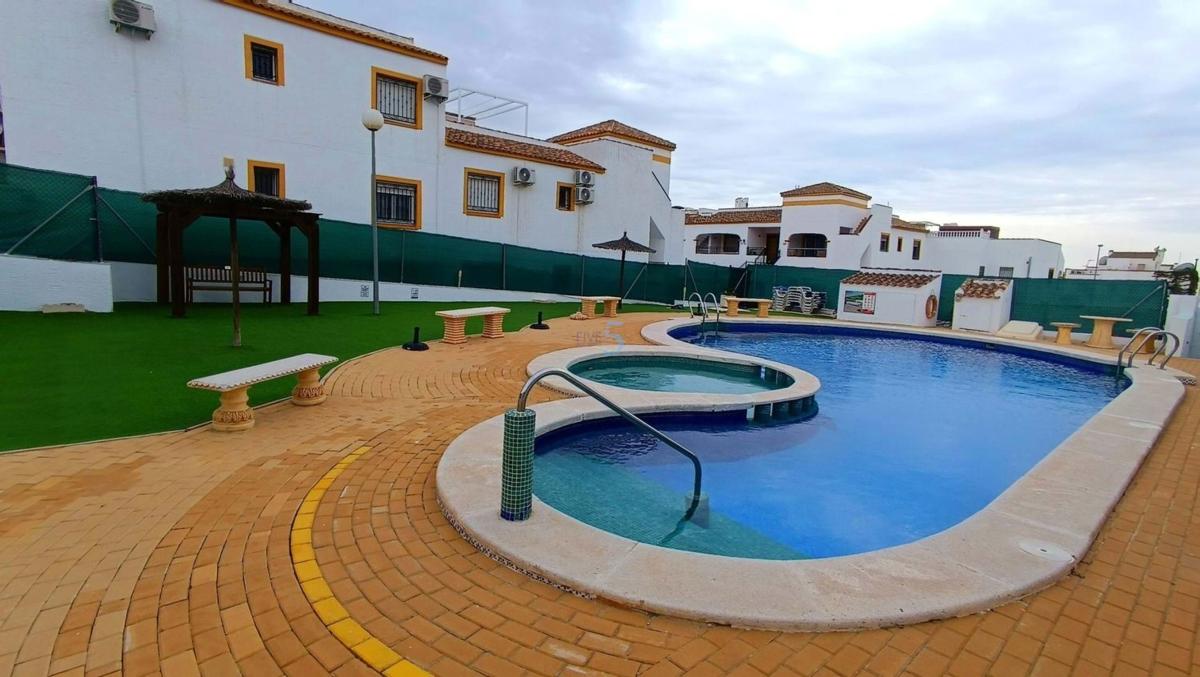 Venta de piso en Piso en Desamparados-Hurchillo-Torremendo, Orihuela, Orihuela
photo 4