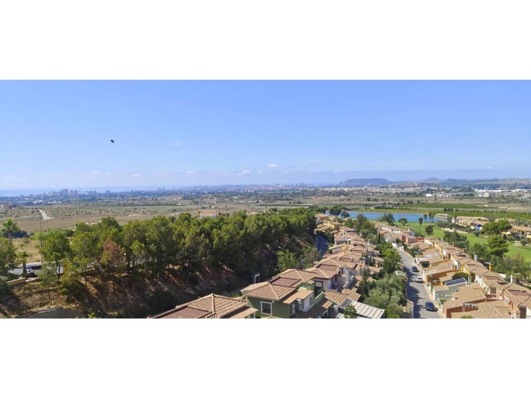 Venta de piso en Piso en Calle de I'Aigualera, Bonalba-Cotoveta, Mutxamel, Mutxamel
photo 5
