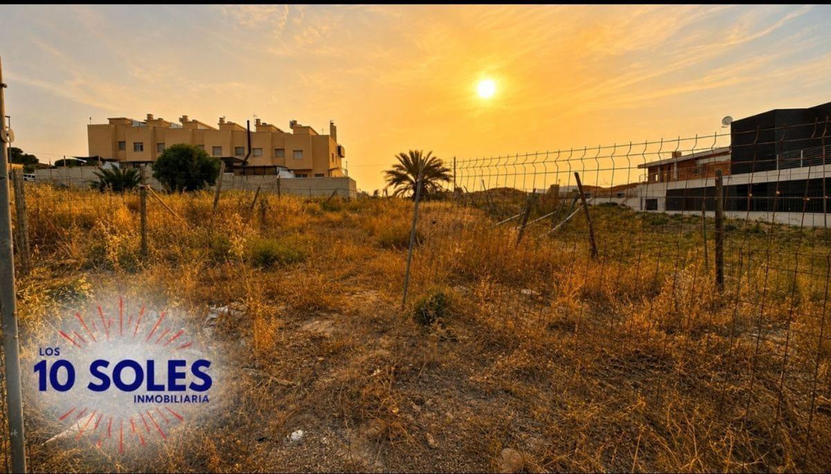 Terreno en venta en Bigastro, Alicante photo 2