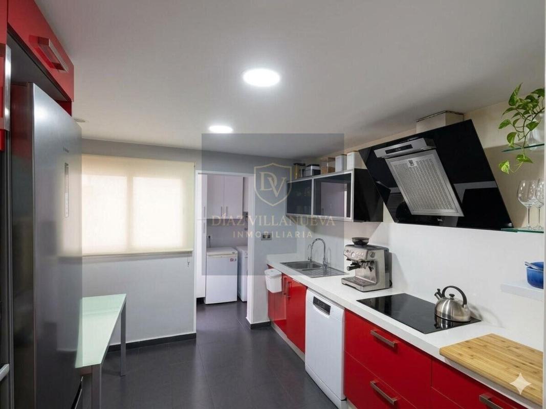 Venta de piso en Piso en Calle Pintor Lorenzo Casanova s/n, Ensanche-Diputación, Alicante / Alacant, Alicante / Alacant
photo 4