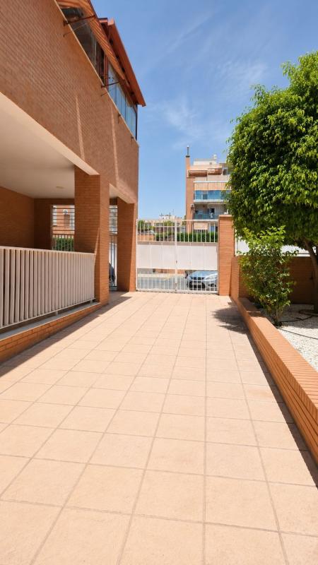 Venta de piso en Piso en Calle Benetússer, Ciudad Jardín, Elche / Elx, Elche / Elx
photo 2
