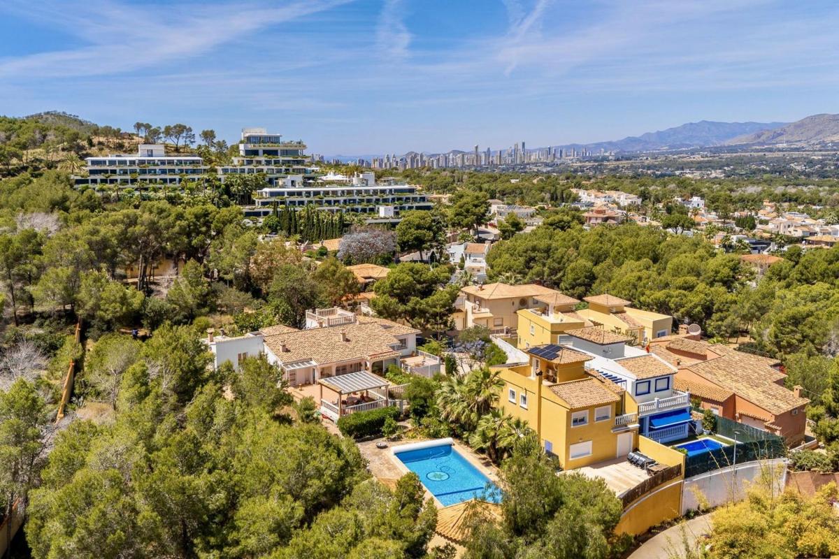 Terreno en venta en Alfaz del Pi, Alicante photo 2