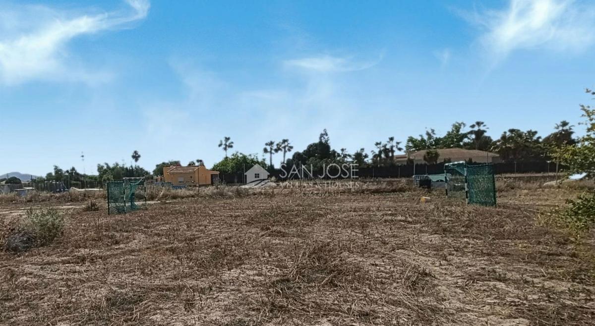 Terreno en venta en Novelda, Alicante photo 4
