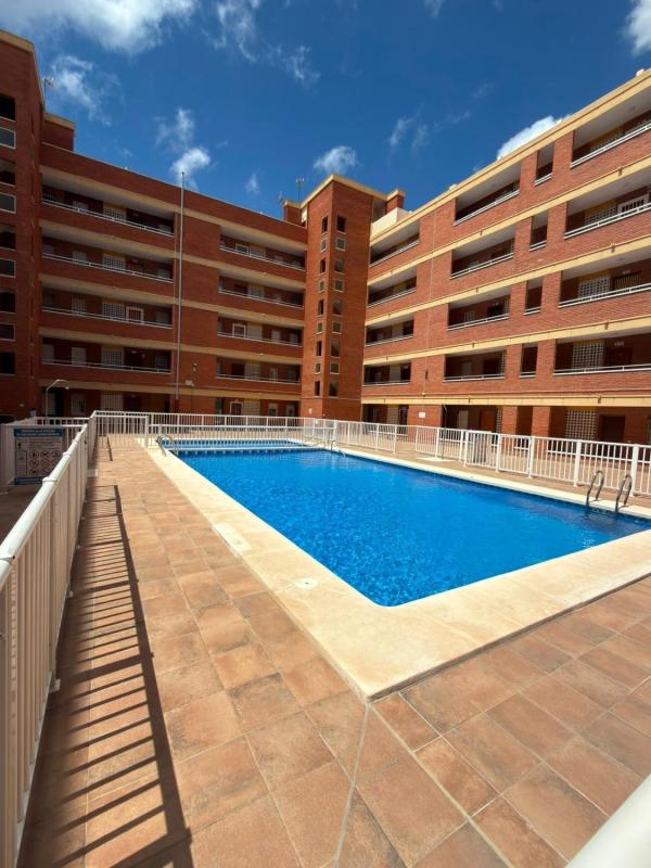 Venta de piso en Piso en Playa de los Náufragos, Torrevieja, Torrevieja
photo 1