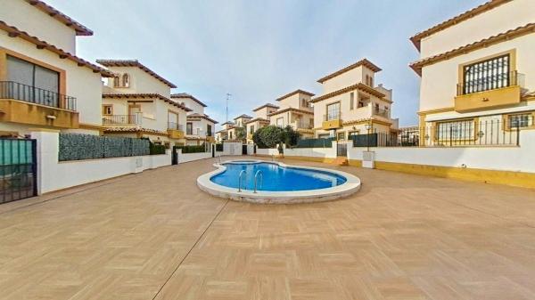 Chalet adosado en Lomas de Don Juan, Orihuela photo 1