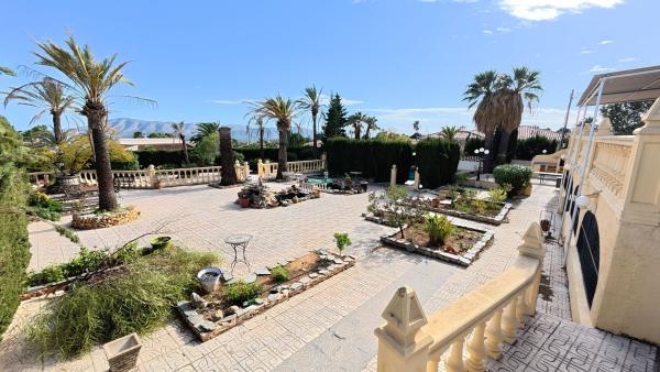 Casa o chalet independiente en Camino del Planet, 49, Pueblo Poniente, Benidorm thumbnail 1