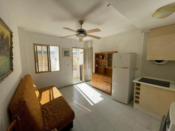 Studio for sale on Estudio en Calle Maldonado, 32, Centro - Muelle Pesquero, Torrevieja, Torrevieja photo 2