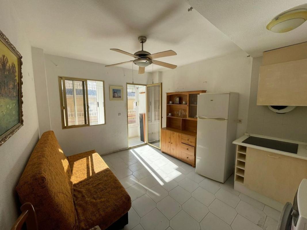 Sale of studio in Estudio en Calle Maldonado, Centro - Muelle Pesquero, Torrevieja, Torrevieja photo 2