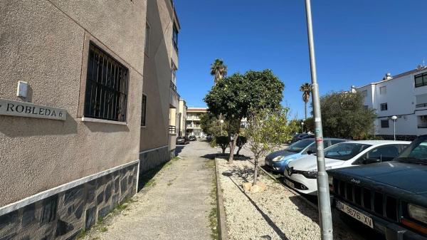 Sale of flat in Piso en Avenida Robleda, 6, La Siesta - El Salado - Torreta, Torrevieja, Torrevieja
thumbnail 2